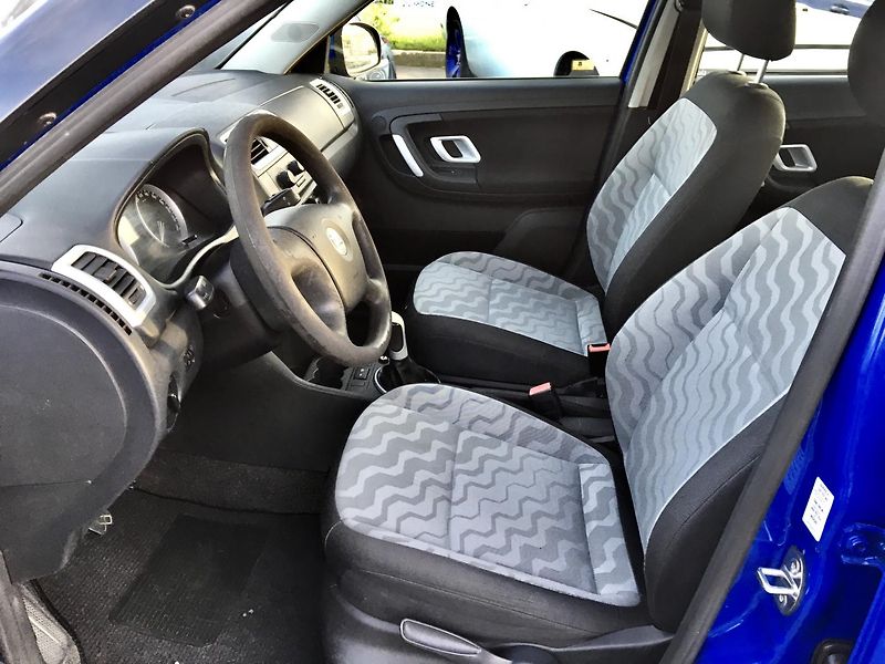 Škoda Fabia 1,2 HTP Ambiente Nová STK - fotka 12 z 22