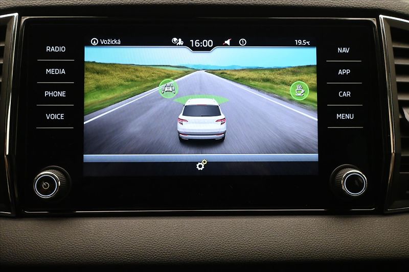 Škoda Karoq 1,5 TSI 110kW DSG Business Zár - fotka 19 z 31