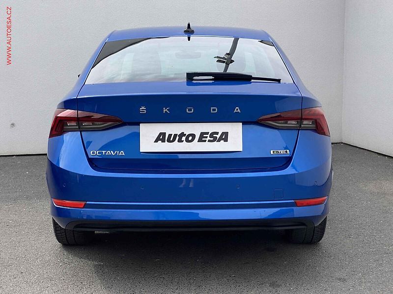 Škoda Octavia (2023) 1.5 e-TEC, 2.maj,ČR, Style - fotka 5 z 15