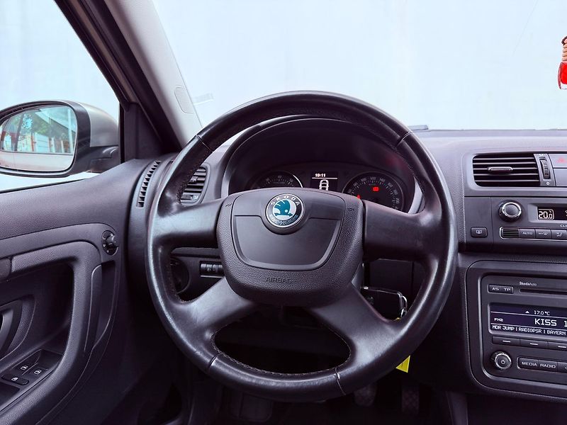 Škoda Fabia 1.2 TSi Elegance, Serviska - fotka 16 z 24