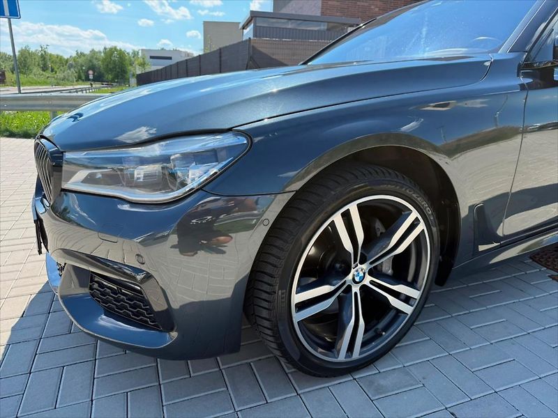 BMW Řada 7 740Ld M-Paket xDrive Panorama - fotka 20 z 20