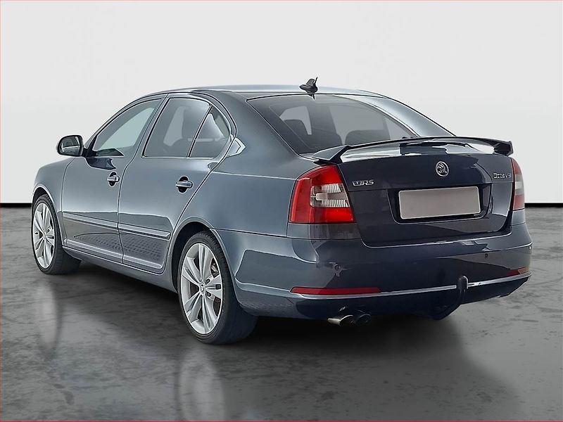 Škoda Octavia (2010) RS 2.0 TSI, Navi, Xenony - fotka 4 z 17