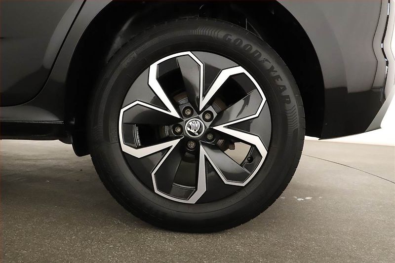 Škoda Kamiq (2023) Ambition 1.0 TSI - fotka 12 z 17