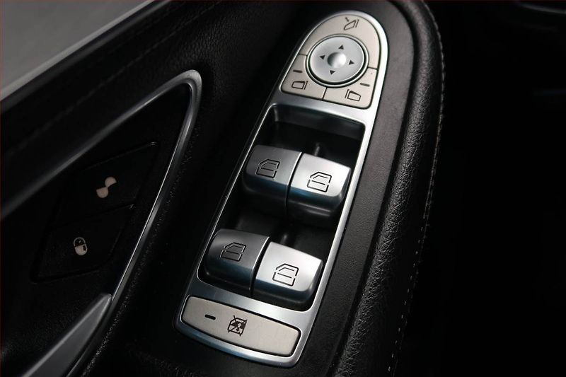 Mercedes-Benz Třídy C (2015) C 220 d, Automat, Navi - fotka 18 z 21