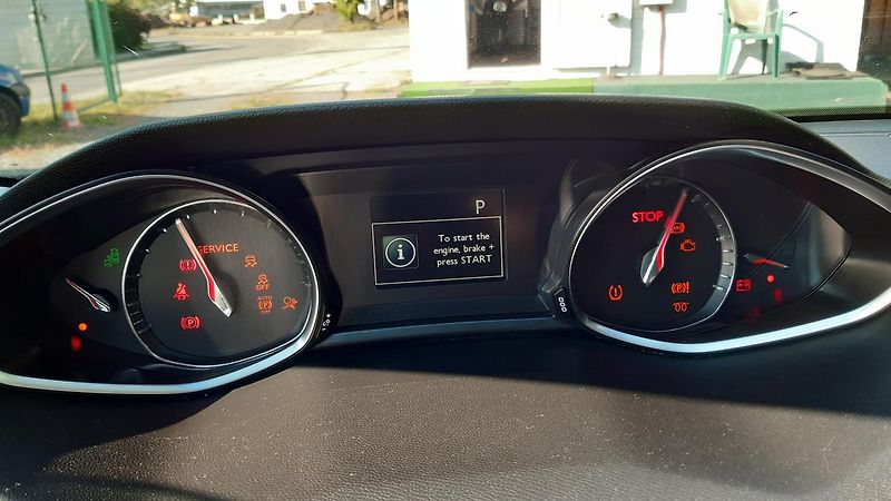 Peugeot 308 SW 1.6 BlueHDI Allure AUT - fotka 25 z 32