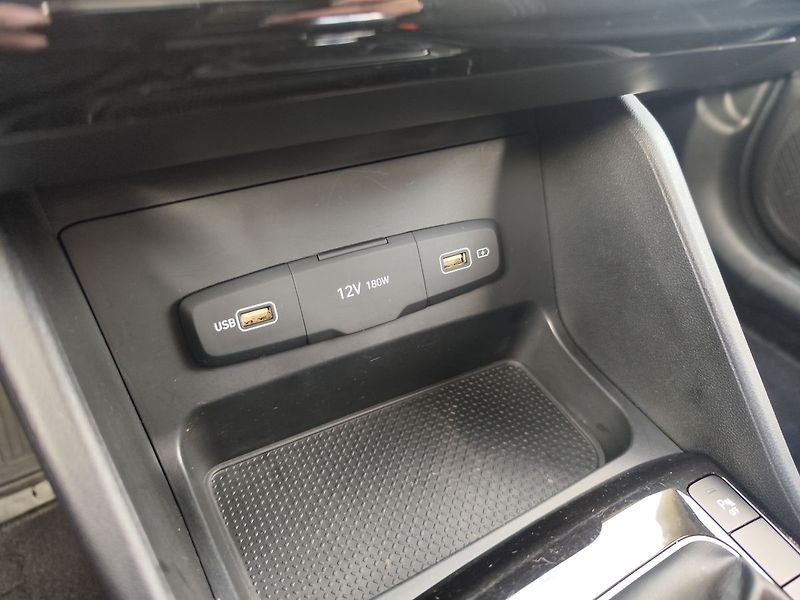 Hyundai Tucson 1.6 T-GDI/110kW Comfort - fotka 19 z 30