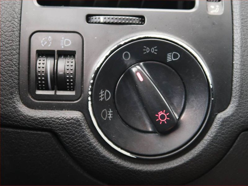 Volkswagen Bora (2001) 1.9 TDI , nová STK, Klima - fotka 16 z 16