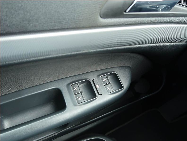 Škoda Octavia (2011) 1.8 TSI, Serv.kniha, Tempomat - fotka 15 z 15