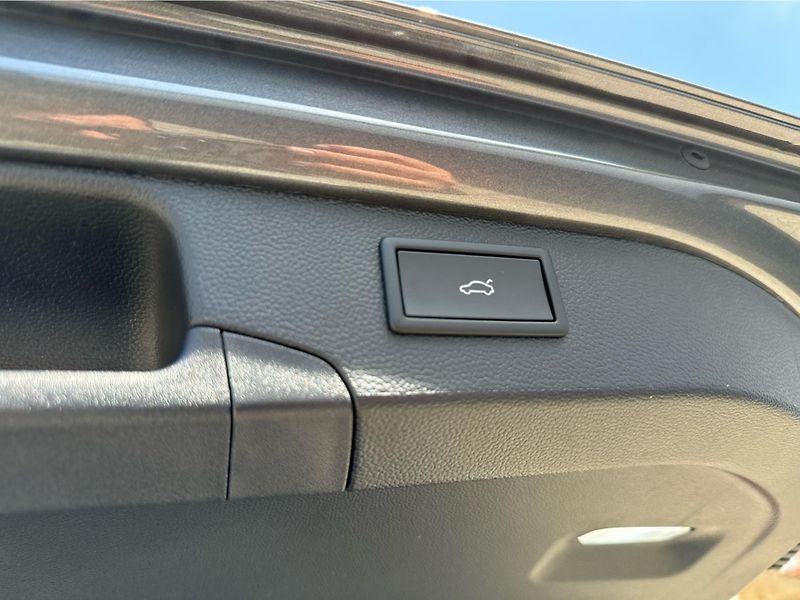 Volkswagen Passat R-Line  People 2,0 TSI 4-Motio - fotka 13 z 24