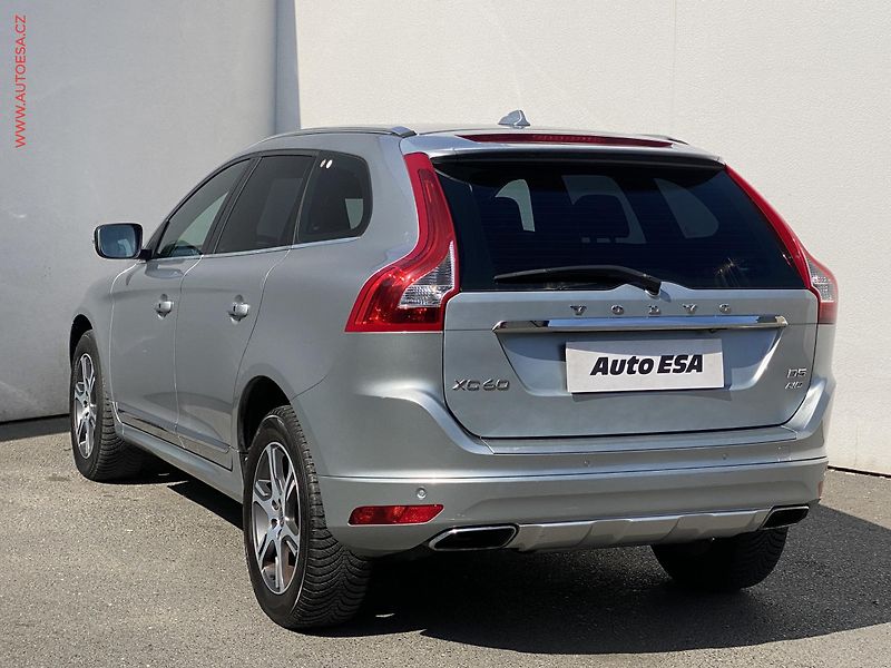 Volvo XC60 (2014) 2.4 D5 4x4, AT - fotka 6 z 18