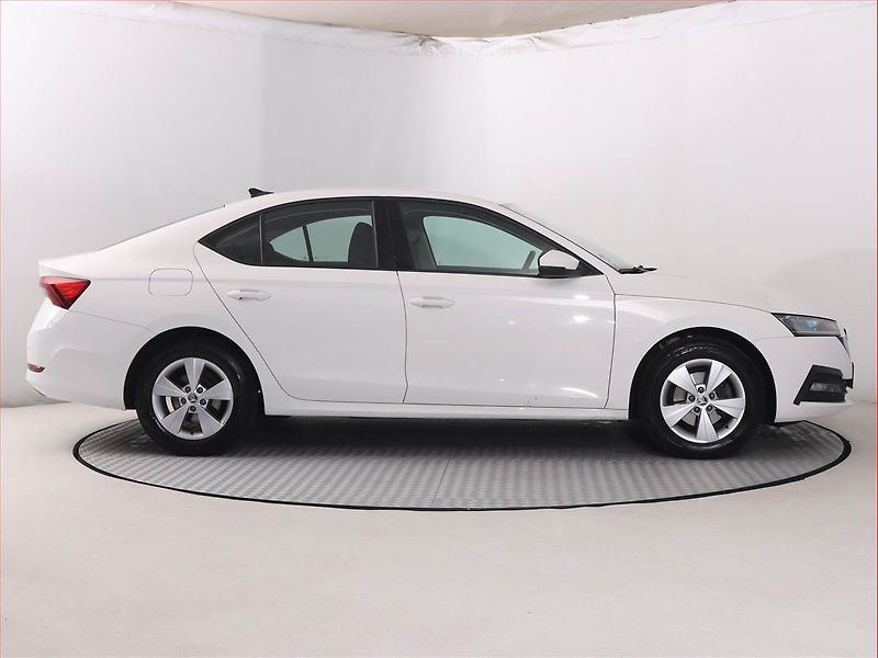 Škoda Octavia (2020) 1.5 TSI, Serv.kniha, Tempomat - fotka 6 z 23