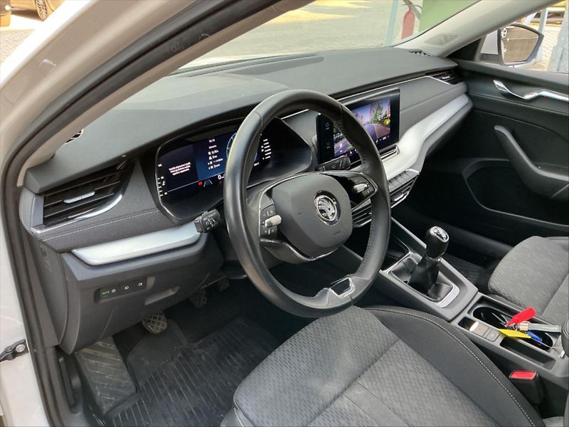 Škoda Octavia 1,5 TSI 110kW Style Aut.klima - fotka 3 z 31