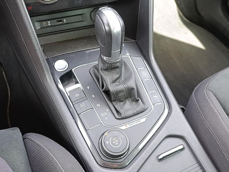 Volkswagen Tiguan 2.0TSI 162kW 4M HIGHLINE ČR  - fotka 27 z 33