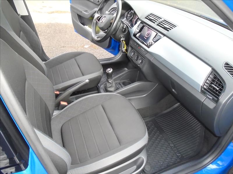 Škoda Fabia 1,0 - fotka 19 z 26
