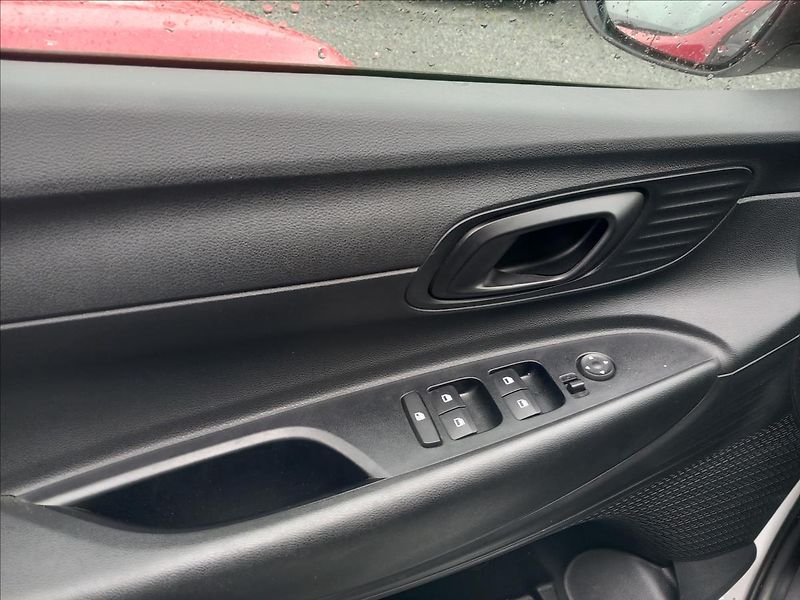 Hyundai Bayon 1,0 T-GDI DCT SMART CLIMATE - fotka 12 z 12