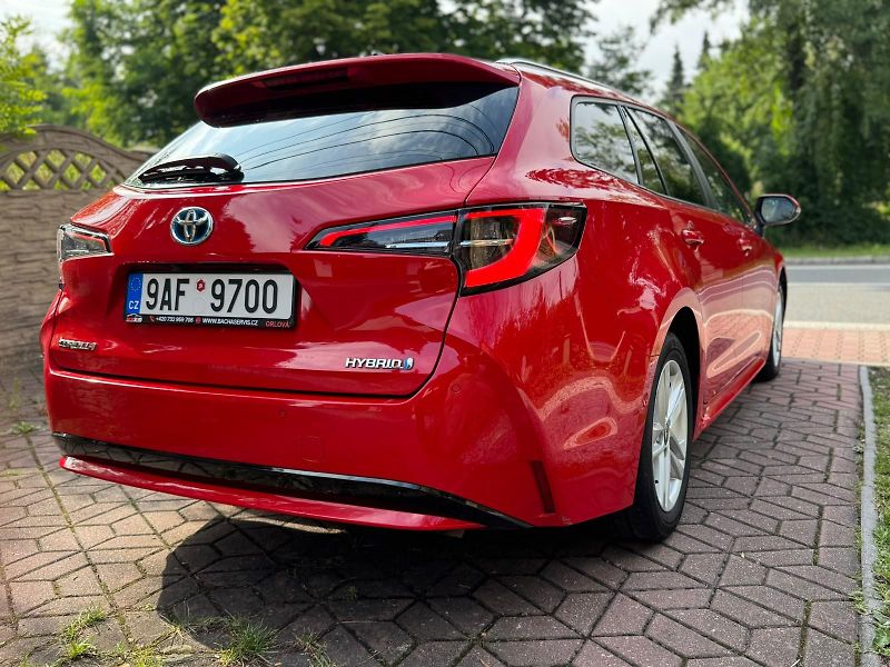 Toyota Corolla 1.8 HYBRID SPORTS 1.MAJ.ČR DPH - fotka 4 z 20