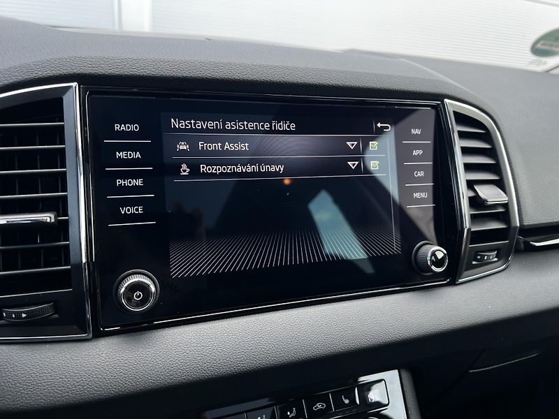 Škoda Karoq 2.0TDI 110kW Style+ Panoram TZ - fotka 19 z 28