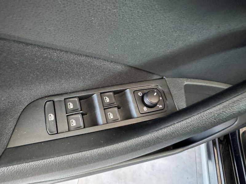 Škoda Kamiq (2020) 1,5TSi DSG NAVI LED TAŽNÉ - fotka 19 z 30