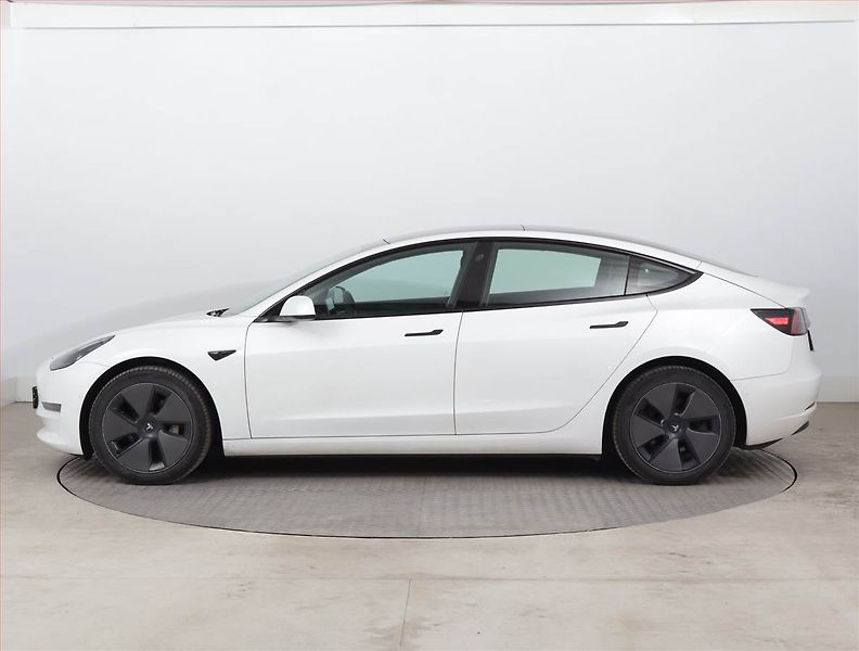 Tesla Model 3 (2022) Long Range 4WD 79kWh, SoH 91% - fotka 3 z 23