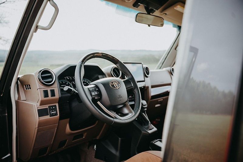 Toyota Land Cruiser (2025) AT,LED,ALCANTARA,CARPLAY - fotka 13 z 33