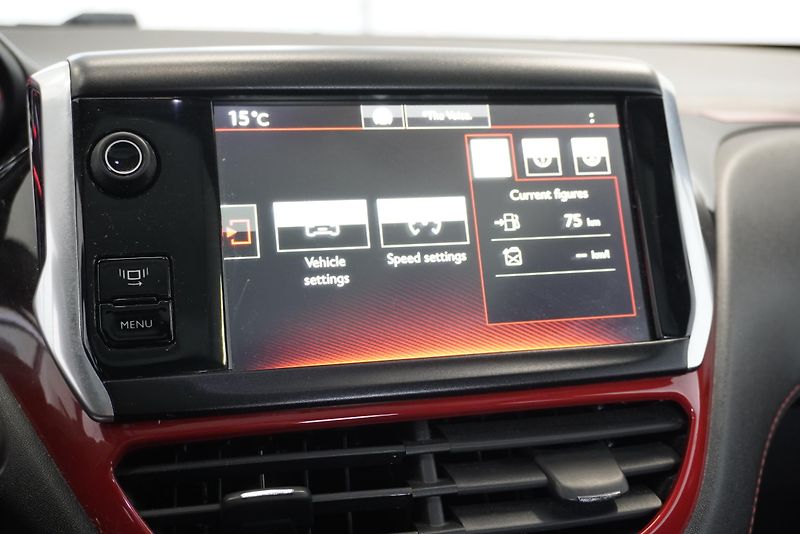 Peugeot 208 1,6 GTI 147kW THP - fotka 16 z 29