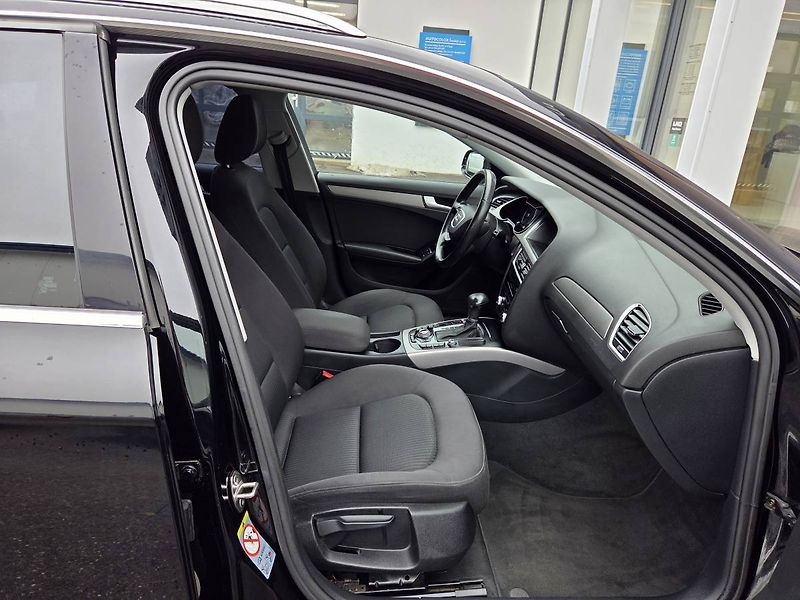 Audi A4 Avant 2.0 TDI DSG - fotka 27 z 30