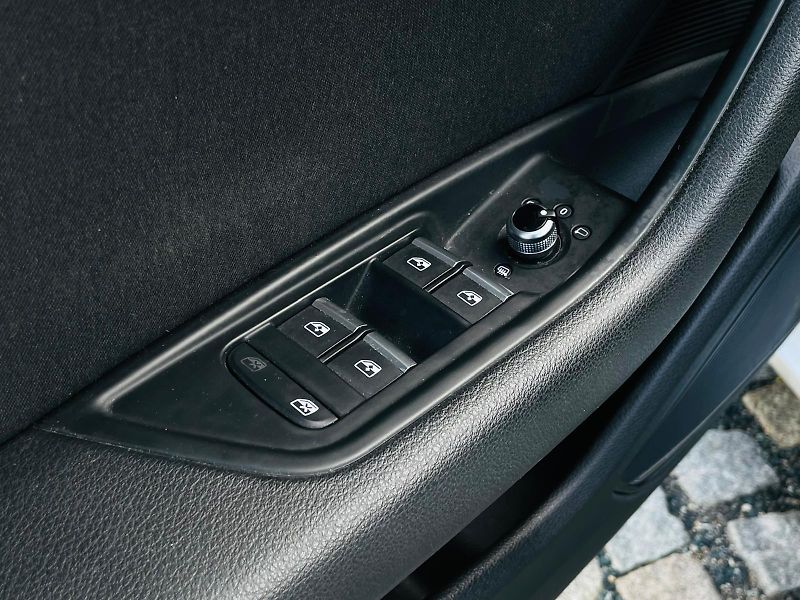 Audi A4 3.0TDI AUT KAMERA SERVISKA  - fotka 35 z 60