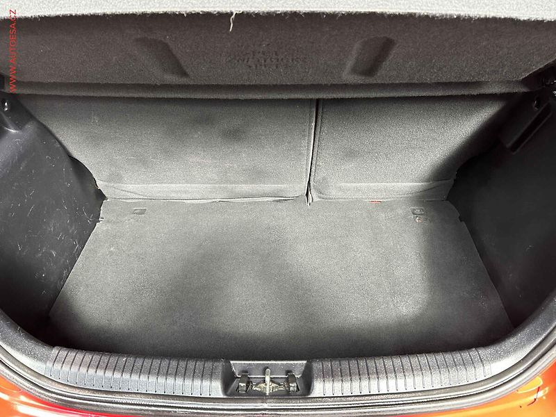 Hyundai i20 (2009) 1.2i, ČR, STK4/28 - fotka 7 z 16