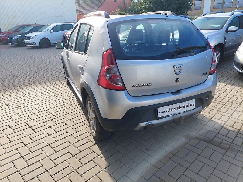 Dacia Sandero (2011) Stepway 1.5dCi 66kW - fotka 7 z 14