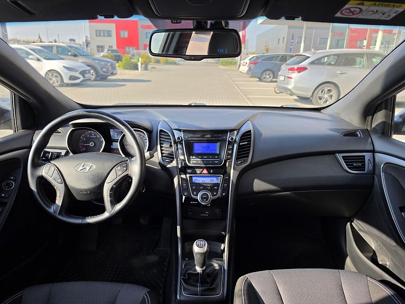 Hyundai i30 (2016) 1,6 GDI 99kW WG - fotka 12 z 17