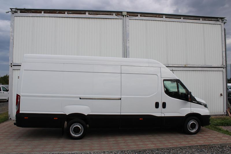 Iveco Daily 35S160 2,3 Hi-Matic XXL 18cm3 - fotka 3 z 22