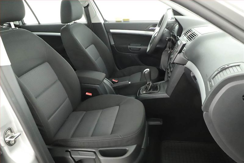 Škoda Octavia (2006) 1.9 TDI 4x4, 4X4, ČR,1.maj - fotka 7 z 11