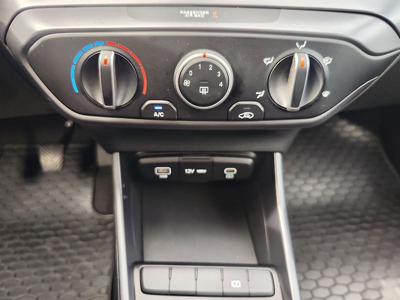 Hyundai i20 1.2i/58kW Wave - fotka 19 z 29