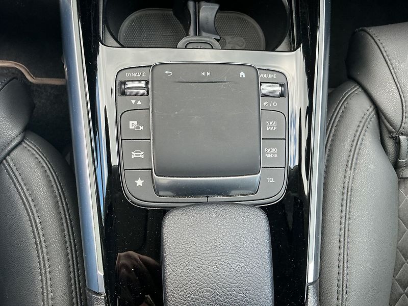 Mercedes-Benz EQA 300 Advancet 4MATIC - fotka 15 z 28