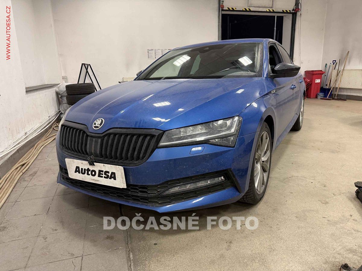 Škoda Superb 2.0 TDi, ČR, DSG, navi, LED