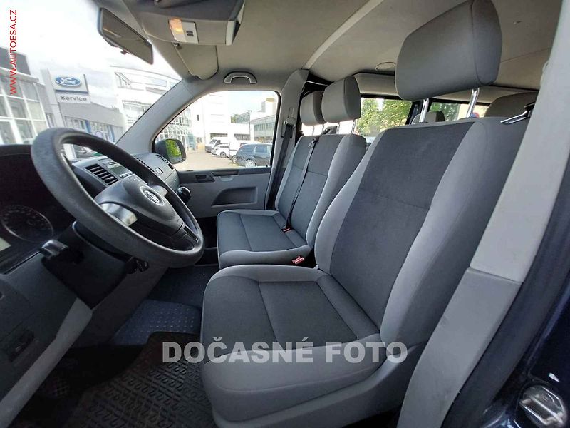 Volkswagen Transporter (2015) 2.0TDi 9míst, 103kW, AC, TZ - fotka 13 z 19
