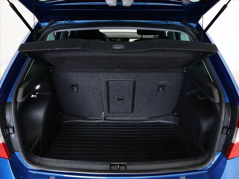 Škoda Rapid (2015) Spaceback 1.2 TSI, ČR,1.maj - fotka 11 z 13
