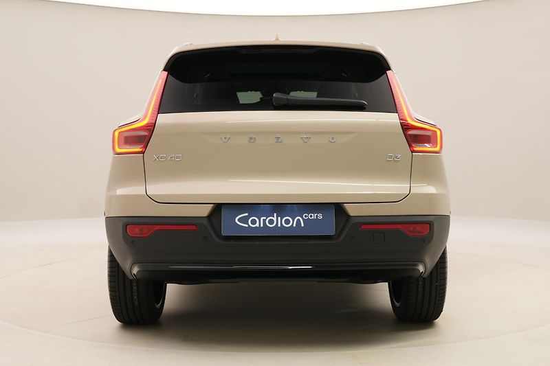Volvo XC40 (2026) B3 AUT DARK ULTRA - fotka 11 z 66