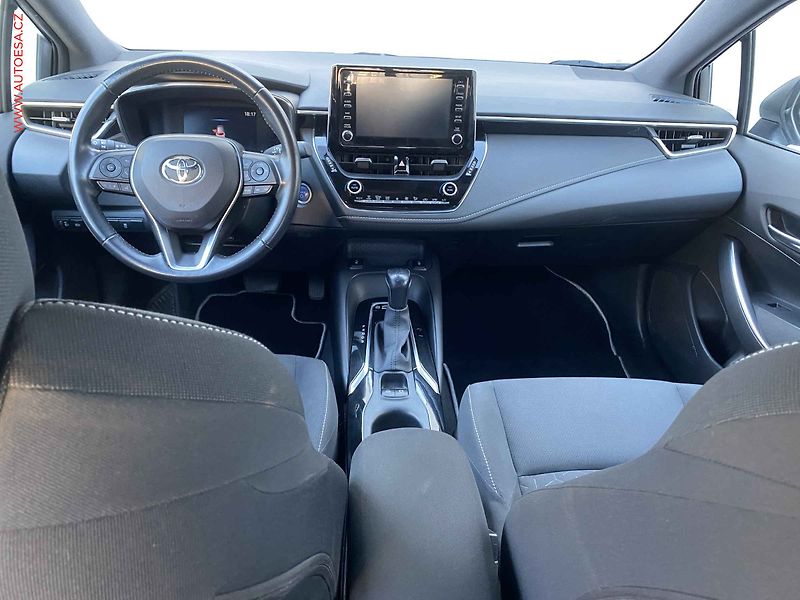 Toyota Corolla (2021) 1.8 HSD, 1.maj,ČR, AT, kamera - fotka 8 z 20