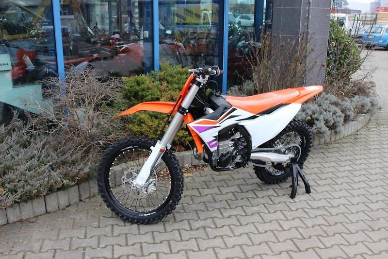 KTM 450 SX-F (2024) 2024 AKCE SKLADEM - fotka 7 z 7