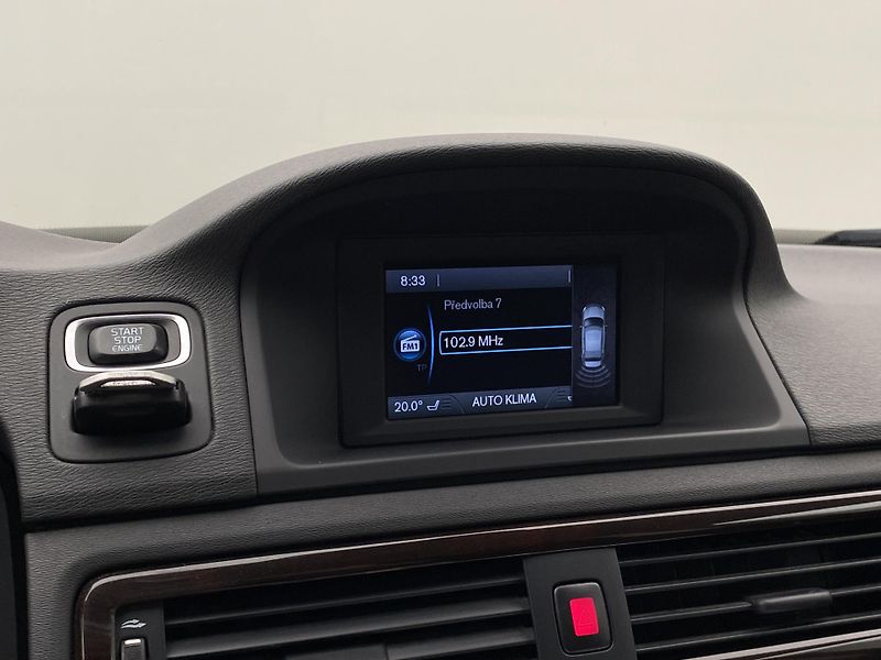 Volvo XC70 D4 AWD KINETIC AUT REZERVACE - fotka 38 z 38