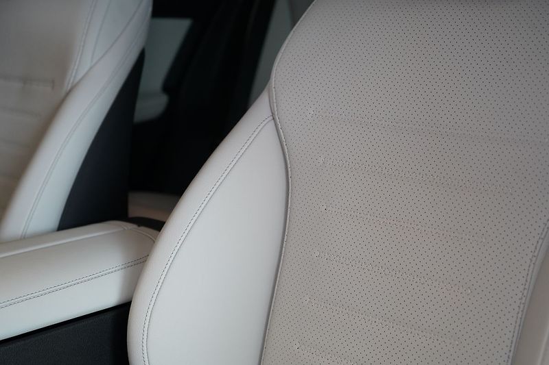 Mercedes-Benz GLC 220d 4M AMG, Nezávislé, Tažné - fotka 20 z 50