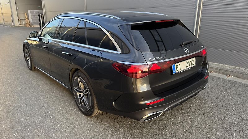 Mercedes-Benz Třídy E (2025) E300de 4MATIC AMG,DIGI LIGHT - fotka 3 z 27