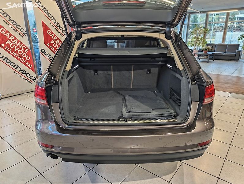 Audi A4 AVANT 2.0 TDi BIXENONY, PDC - fotka 12 z 22