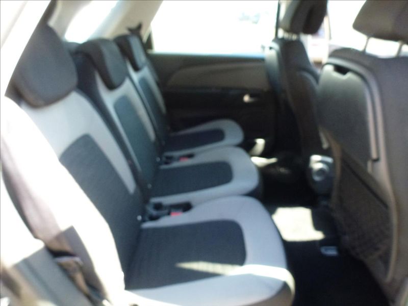 Citroën C4 Picasso 1,2 PureTech 130 6MAN Turbo  S - fotka 23 z 46