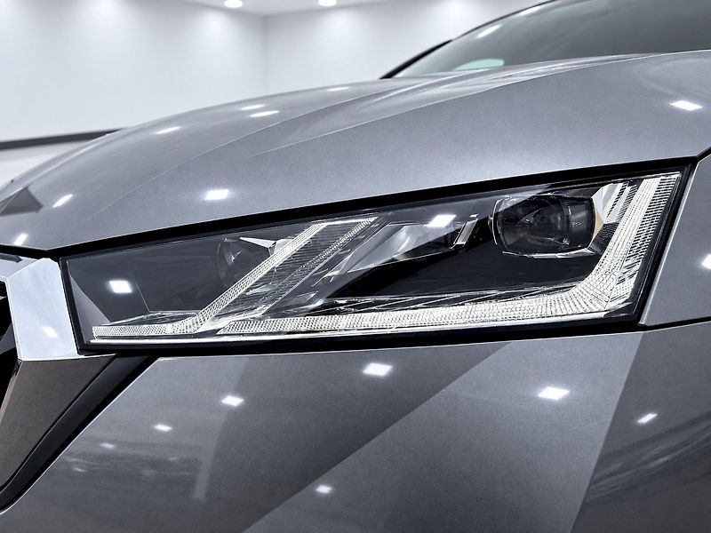 Škoda Octavia (2023) OCT.COM M-HEV STY TS 110/1.5 A - fotka 11 z 42