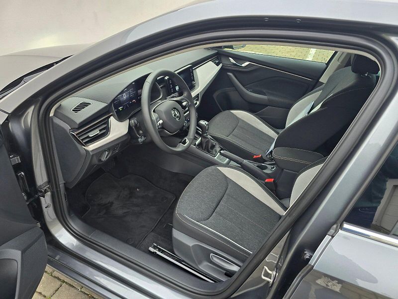 Škoda Scala (2024) 1,0TSI 85KW DSG TOP SELECTION - fotka 20 z 31