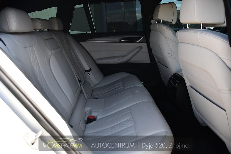 BMW Řada 5 520d - fotka 16 z 58