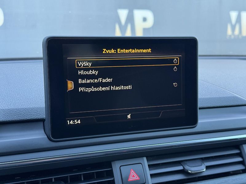 Audi A4 (2016) 2.0TDi Sport, Individual, RZV - fotka 29 z 47