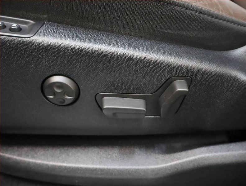 Citroën C5 Aircross (2019) BlueHDi 180, Automat - fotka 26 z 29